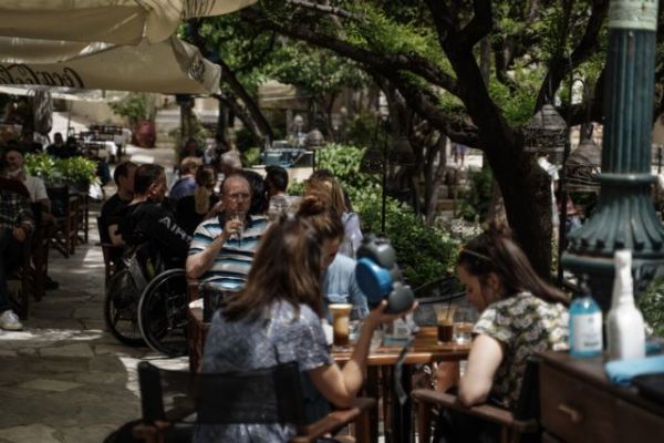 Θεσσαλονίκη: Στο 80% οι κρατήσεις για αύριο στην εστίαση – Κλεισμένα τραπέζια μέχρι τέλη Αυγούστου