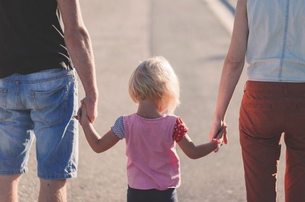 Μιχαηλίδου: Γινόμαστε ανάδοχοι, βγάζουμε τα παιδιά από τα ιδρύματα