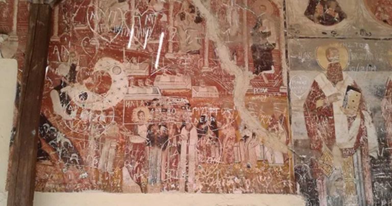 Βόλος: Ιερόσυλοι κατέστρεψαν αγιογραφία ανεκτίμητης αξίας και έγραψαν τα ονόματά τους