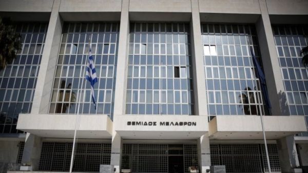 Λίστα 500 ποινικών παρέδωσε στον Άρειο Πάγο ο Χρυσοχοΐδης – Τι ζητά από τον εισαγγελέα