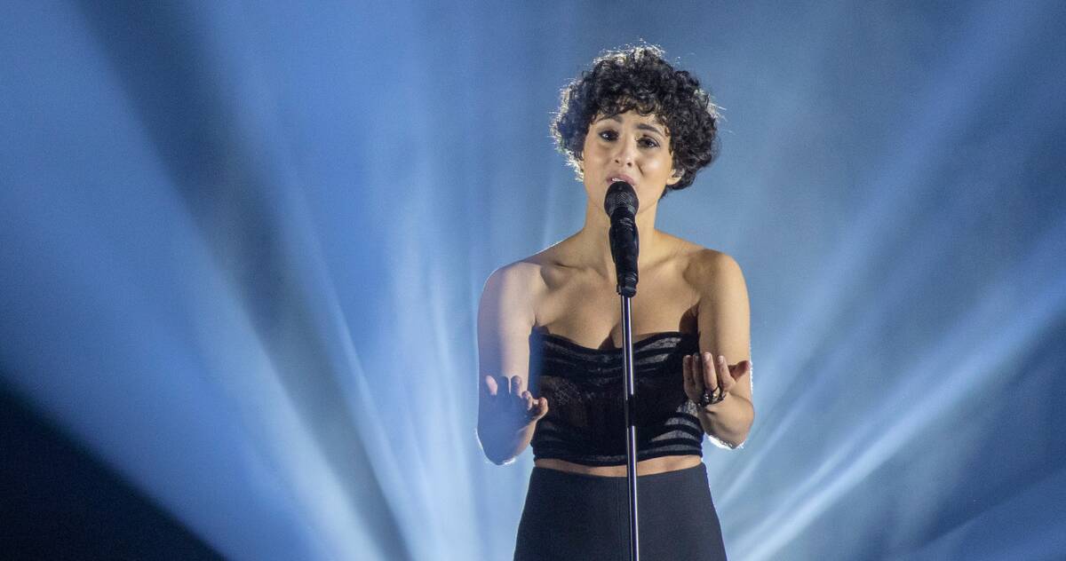 Eurovision 2021: Η Γαλλία με τη Barbara είναι ένα από τα φαβορί - Μας τραγούδησε «Voilà»