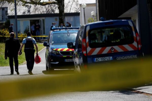 Γαλλία: Συνελήφθη ο δράστης που μαχαίρωσε αστυνομικό – Καταδίωξη με ελικόπτερα και 200 αξιωματικούς