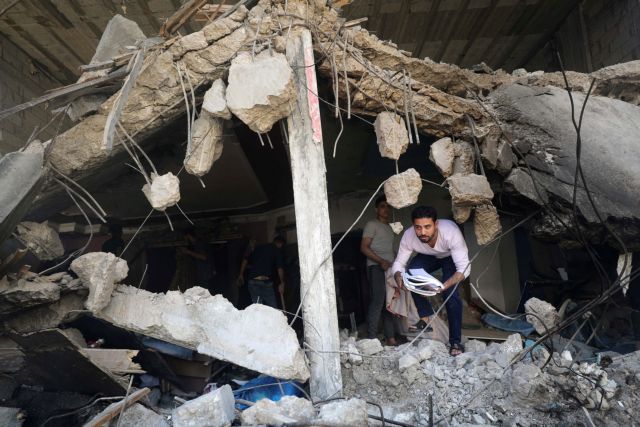 Μεσανατολικό: Το Ισραήλ πλήττει τη Γάζα - 42.000 Παλαιστίνιοι έχουν εγκαταλείψει τα σπίτια τους
