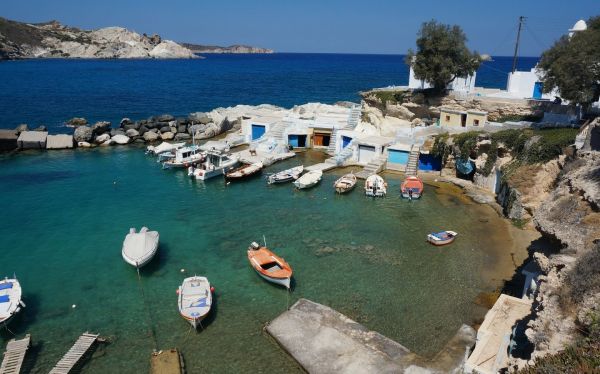 Μήλος: Το ελληνικό νησί έχει κατακτήσει τις καρδιές των ξένων bloggers