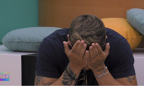 House of Fame: Έχασε τη μιλιά του με την ανακοίνωση του Μεταξόπουλου!