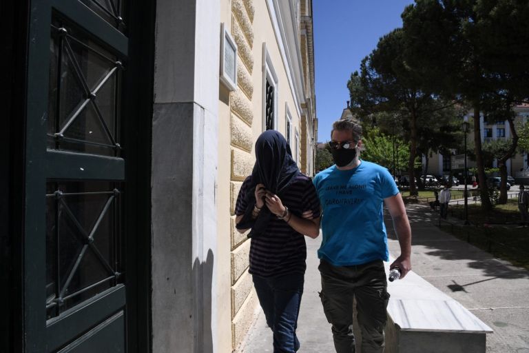 Νέα Σμύρνη: Αναβλήθηκε για τις 14 Μαϊου η δίκη του 22χρονου επιδειξία – Αφέθηκε ελεύθερος