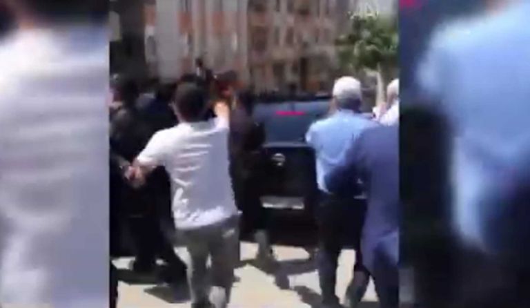 Τουρκία: «Ντου» στον Ιμάμογλου από εξαγριωμένο πλήθος