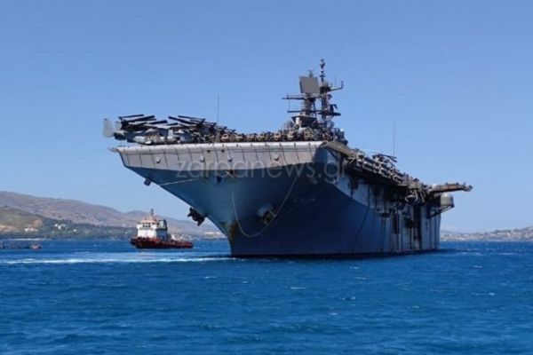 Χανιά: Στη Σούδα το θηριώδες ελικοπτεροφόρο USS Iwo Jima [εικόνες]