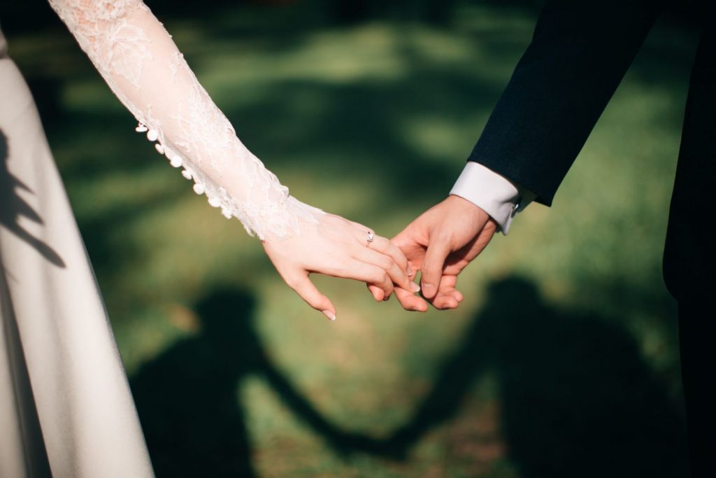 Παραμυθένιος γάμος για πρώην παίκτη ριάλιτι στην Αγία Νάπα