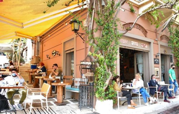 Καφέ Melina: O απαραίτητος σταθμός σε κάθε βόλτα στην Πλάκα