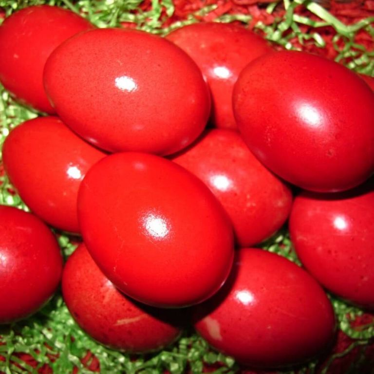 Πάσχα 2021: Οι ευχές των επωνύμων για την Ανάσταση και τον καλό μήνα