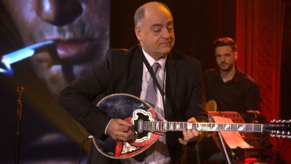 Συγκινημένος ο Μανώλης Καραντίνης μιλάει για τον φίλο του Στράτο Διονυσίου