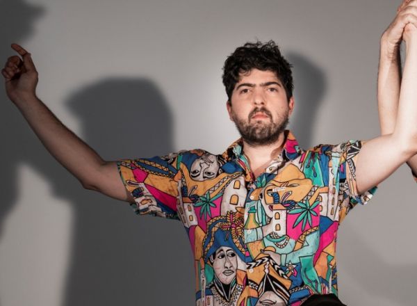 Δημήτρης Καραντζάς στο in.gr: Δεν μου αρκεί να κατάγομαι από αγωνιστές αν σήμερα είμαι ένα άβουλο ον