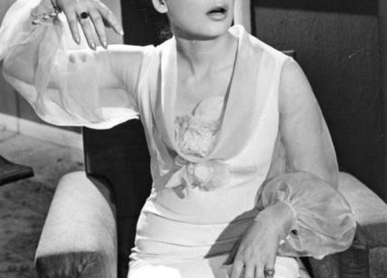 Τζένη Καρέζη: Η αιφνιδιαστική είδηση της εγκυμοσύνης ενώ ετοιμαζόταν να υποδυθεί την Μεγάλη Θεοδώρα