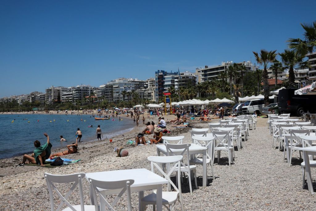 Κοροναϊός: Με πόσα κρούσματα θα μας βρει το καλοκαίρι – «Πιθανή η έλευση νέου κύματος το φθινόπωρο» προειδοποιούν επιστήμονες