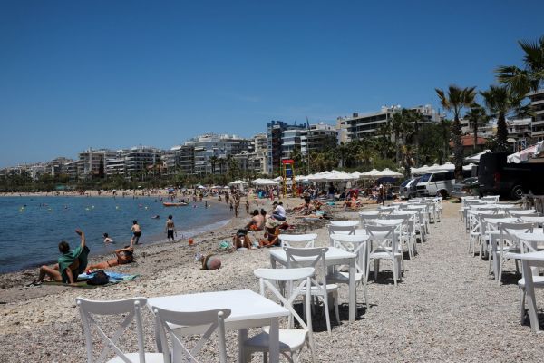 Κοροναϊός: Με πόσα κρούσματα θα μας βρει το καλοκαίρι – «Πιθανή η έλευση νέου κύματος το φθινόπωρο» προειδοποιούν επιστήμονες