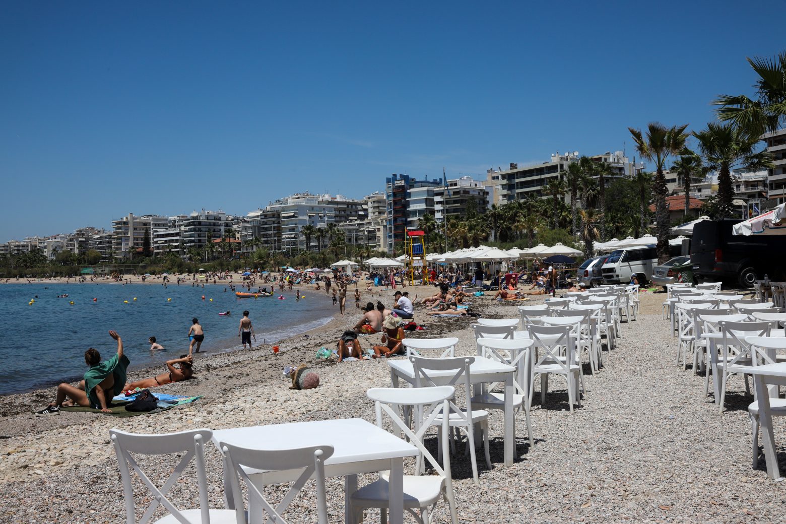 Κοροναϊός: Με πόσα κρούσματα θα μας βρει το καλοκαίρι – «Πιθανή η έλευση νέου κύματος το φθινόπωρο» προειδοποιούν επιστήμονες