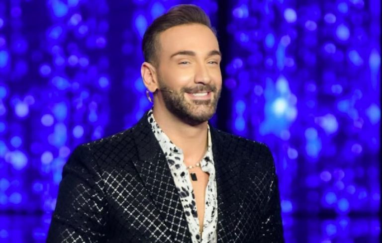 Νίκος Κοκλώνης: Ο παρουσιαστής εμβολιάστηκε κατά του κοροναϊού