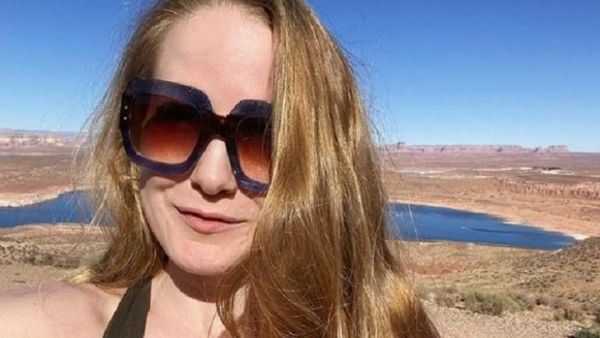 Κόρη πασίγνωστου πολιτικού παραδέχεται: Τα όργια με έκαναν καλύτερο άνθρωπο