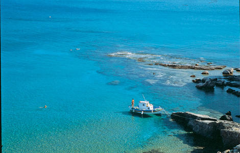 Βρετανία: Πέντε ελληνικά νησιά θεωρούνται προορισμοί χαμηλού κινδύνου σχετικά με τον κοροναϊό