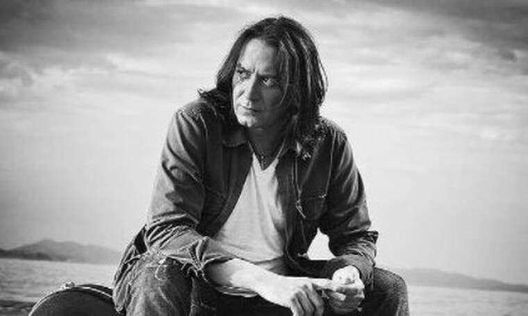 Γιάννης Κότσιρας: Το συγκλονιστικό μήνυμα για τη μητέρα του που δεν ζει πια – «Λείπεις μάνα μου…»