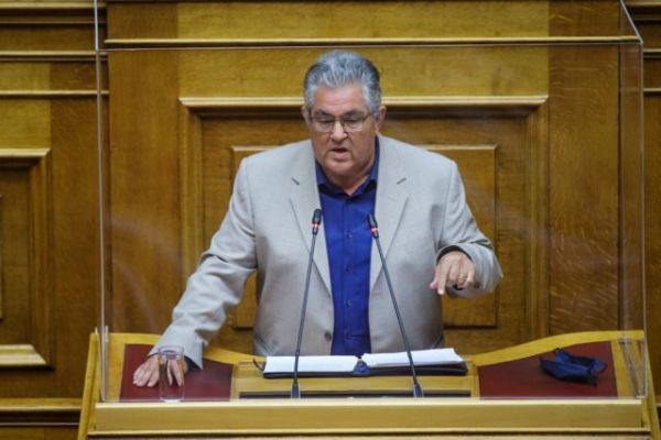 Κουτσούμπας για πυρκαγιά: Καραδοκούν συμφέροντα επενδυτών στα Γεράνεια Όρη