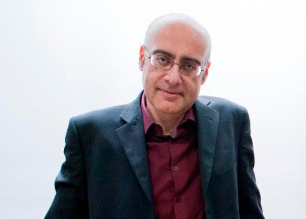 «Τι είναι και τι δεν είναι ποίηση» – Ο συγγραφέας Κώστας Κουτσουρέλης απαντά