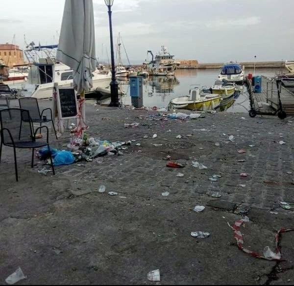 Χανιά: Σκουπιδότοπος μετά από κορονοπάρτι στο Ενετικό Λιμάνι