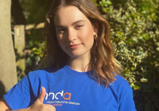 Pam & Tommy: Δεν θα πιστέψετε τη μεταμόρφωση της Λίλι Τζέιμς σε Πάμελα Άντερσον