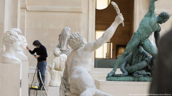 Ολα τα έργα του Λούβρου στο Διαδίκτυο – Ακόμα και αυτά που βρίσκονται κρυμμένα στα υπόγεια