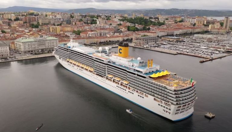 Reuters reports on first cruise ship of the season calling on Corfu