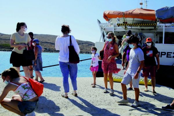 Μαγιορκίνης: Δεν έχουμε τελειώσει ακόμα με την πανδημία – Θα πρέπει να φοράμε τις μάσκες για μήνες