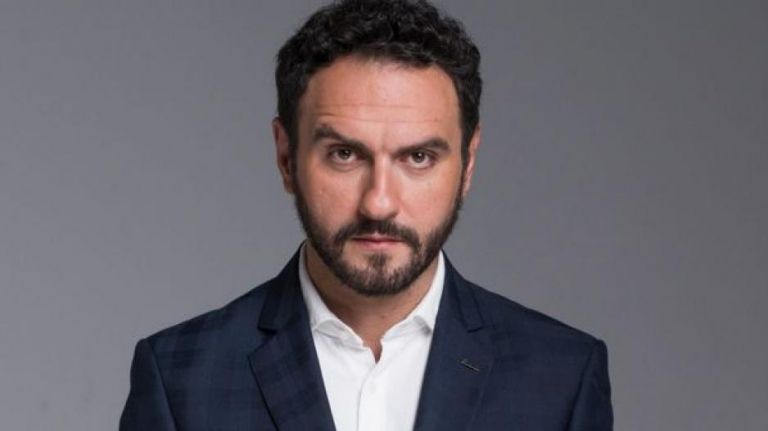 Μελέτης Ηλίας: Συγκίνηση και δάκρυα καθώς ξεφυλλίζει το άλμπουμ της ζωής του