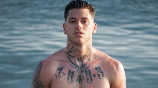 Mike: Συγκινητικό- Πώς η μητέρα του τού αποκάλυψε πως είναι υιοθετημένος