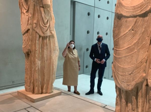 Στο Μουσείο και τον αρχαιολογικό χώρο της Ακρόπολης ο Σαρλ Μισέλ