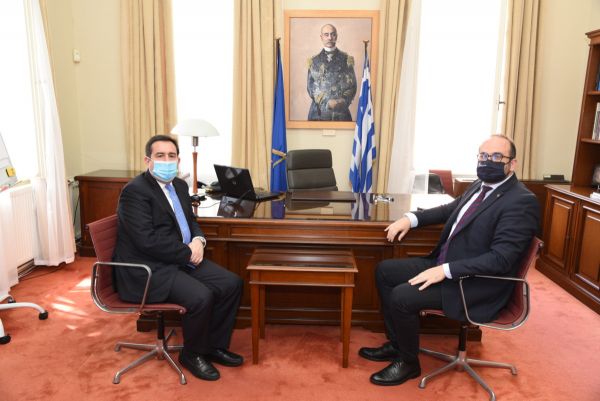 Μηταράκης: Να αυξηθούν οι πλωτές περιπολίες στη Λέσβο