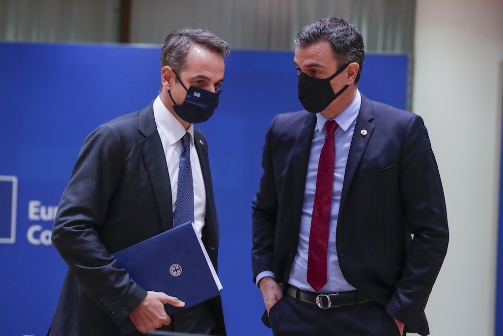 Κοινή συμμετοχή Μητσοτάκη και Σάντσεζ στο Φόρουμ των Δελφών