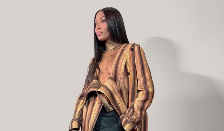 Ναόμι Κάμπελ: Η «μαύρη γαζέλα» της μόδας έγινε μητέρα στα 50 της χρόνια