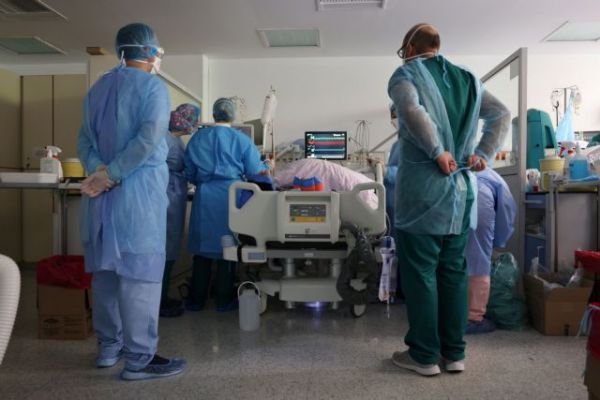 Κοροναϊός: 2.146 νέα κρούσματα και 134 θάνατοι – Στους 797 οι διασωληνωμένοι