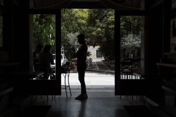 Κοροναϊός: Οι 4 «βόμβες» που απειλούν με πισωγύρισμα – Τα στοιχεία που τρομάζουν τους ειδικούς