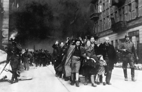 16 Μαΐου 1943: «Δεν υπάρχει πλέον εβραϊκή συνοικία στη Βαρσοβία»