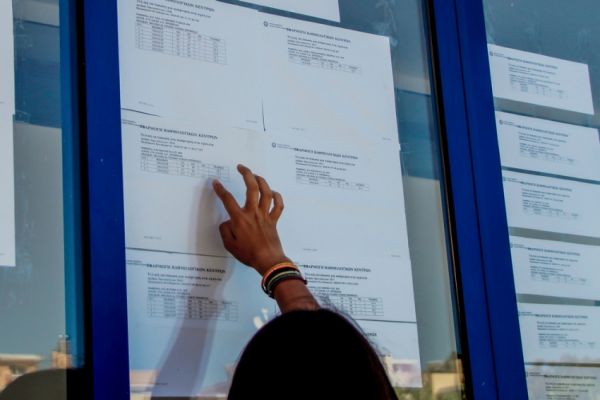 ΝΔ σε Τσίπρα: Λάθος η συζήτηση για την εισαγωγή στα ΑΕΙ την ώρα των πανελλαδικών εξετάσεων