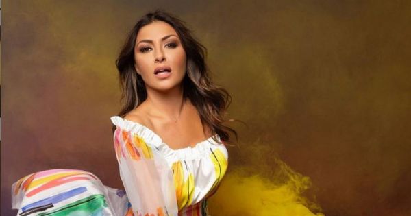 Έλενα Παπαρίζου: Έκανε το απόλυτο throwback