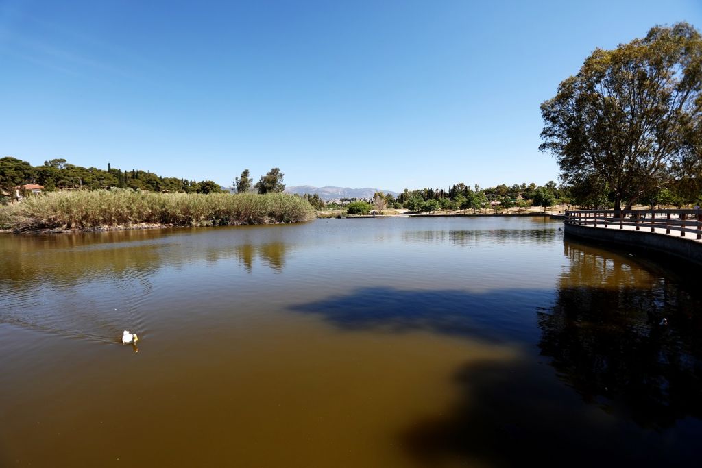 Γεμίζουν νερό οι λίμνες του Μητροπολιτικού Πάρκου «Αντώνης Τρίτσης»