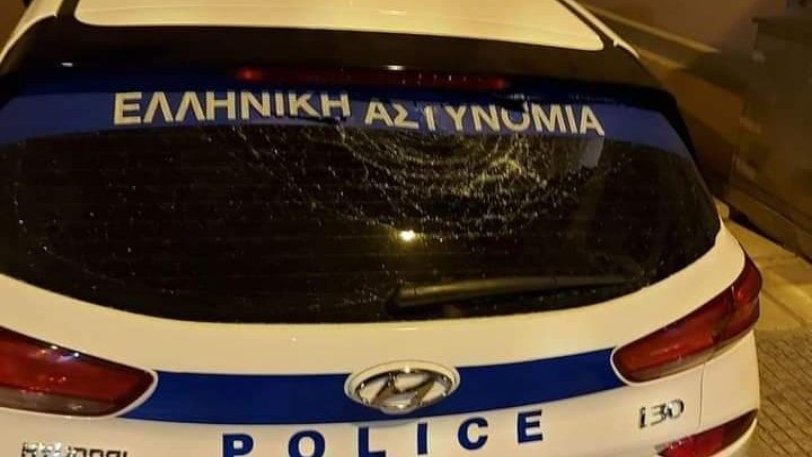 Θεσσαλονίκη: Έσπασαν περιπολικό μετά τους πανηγυρισμούς του ΠΑΟΚ