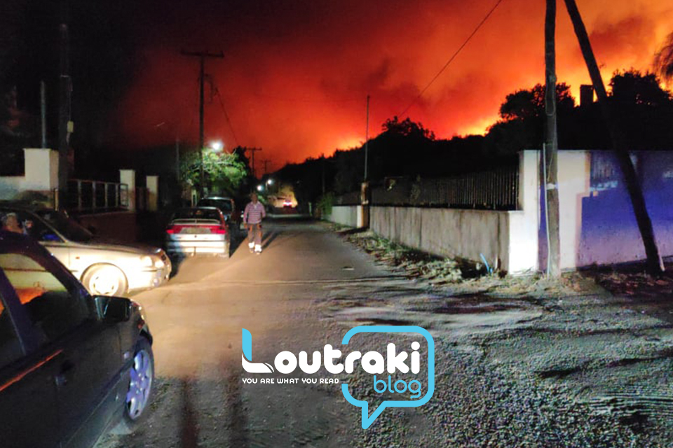 Νύχτα κόλασης στον Σχίνο Λουτρακίου: Ανεξέλεγκτη η πυρκαγιά – Εκκενώνονται οικισμοί, ζημιές σε σπίτια