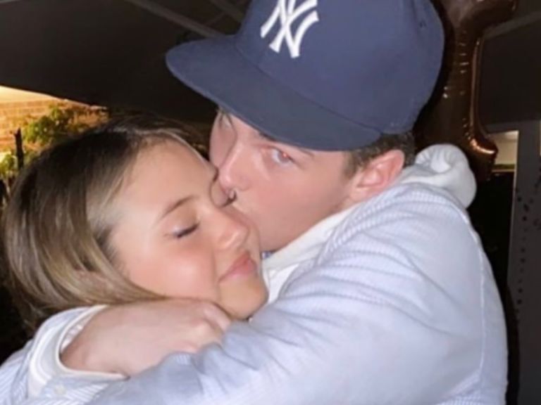 Άρης Ραξέφσκι: Η τρυφερή φωτογραφία του με την κόρη της Χάιντι Κλουμ στα γενέθλιά της