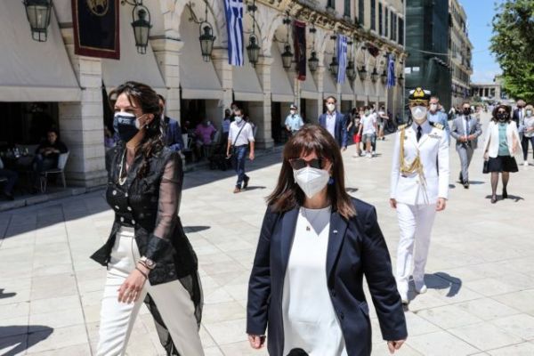 Επίτιμη δημότης Κέρκυρας η Σακελλαροπούλου