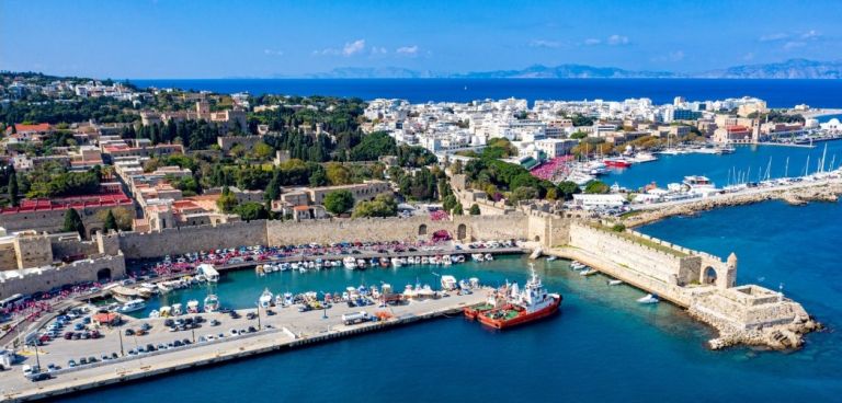 Ρόδος: Ετοιμο το νέο mega εμβολιαστικό κέντρο – Αυτοψία από Χαρδαλιά το Σάββατο