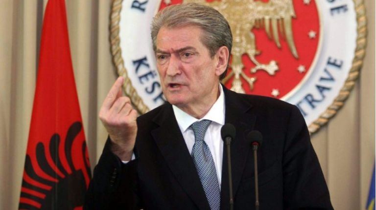 Εξελίξεις στα Βαλκάνια: Ξαφνικά οι ΗΠΑ κήρυξαν τον Μπερίσα «ανεπιθύμητο πρόσωπο»